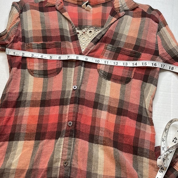We The Free Mixed Media Plaid and Crocheted Button Down Size XS - Picture 7 of 9